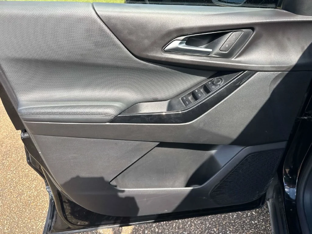 Used 2025 Black Chevrolet LT image 27