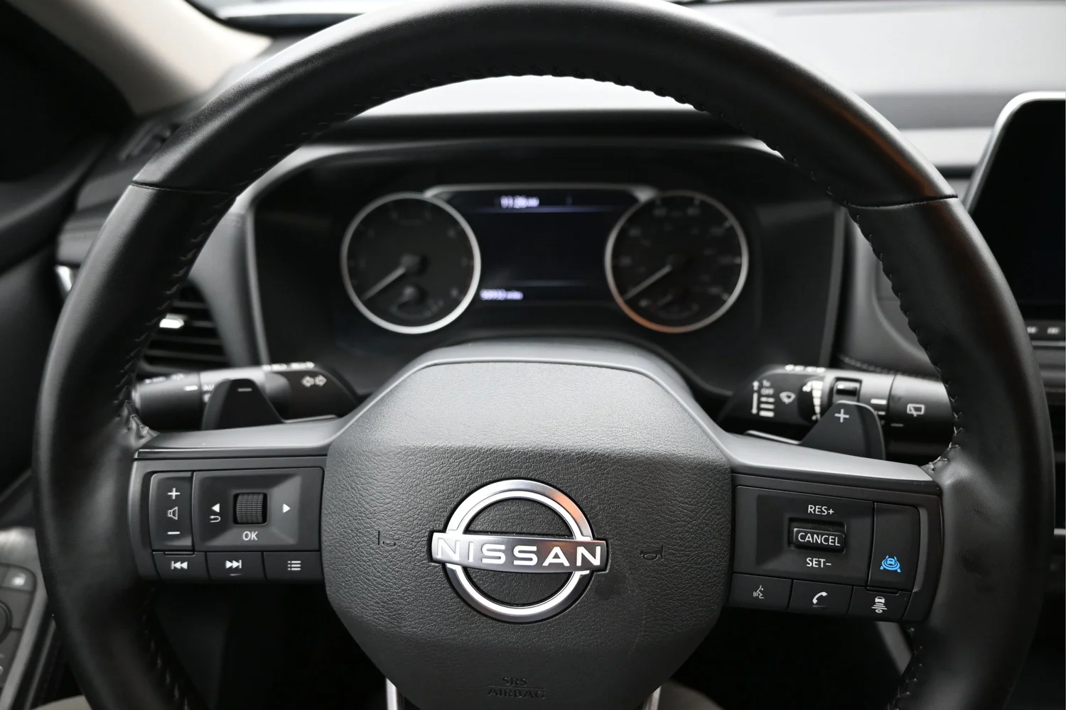 Used 2025 Silver Nissan SV image 8