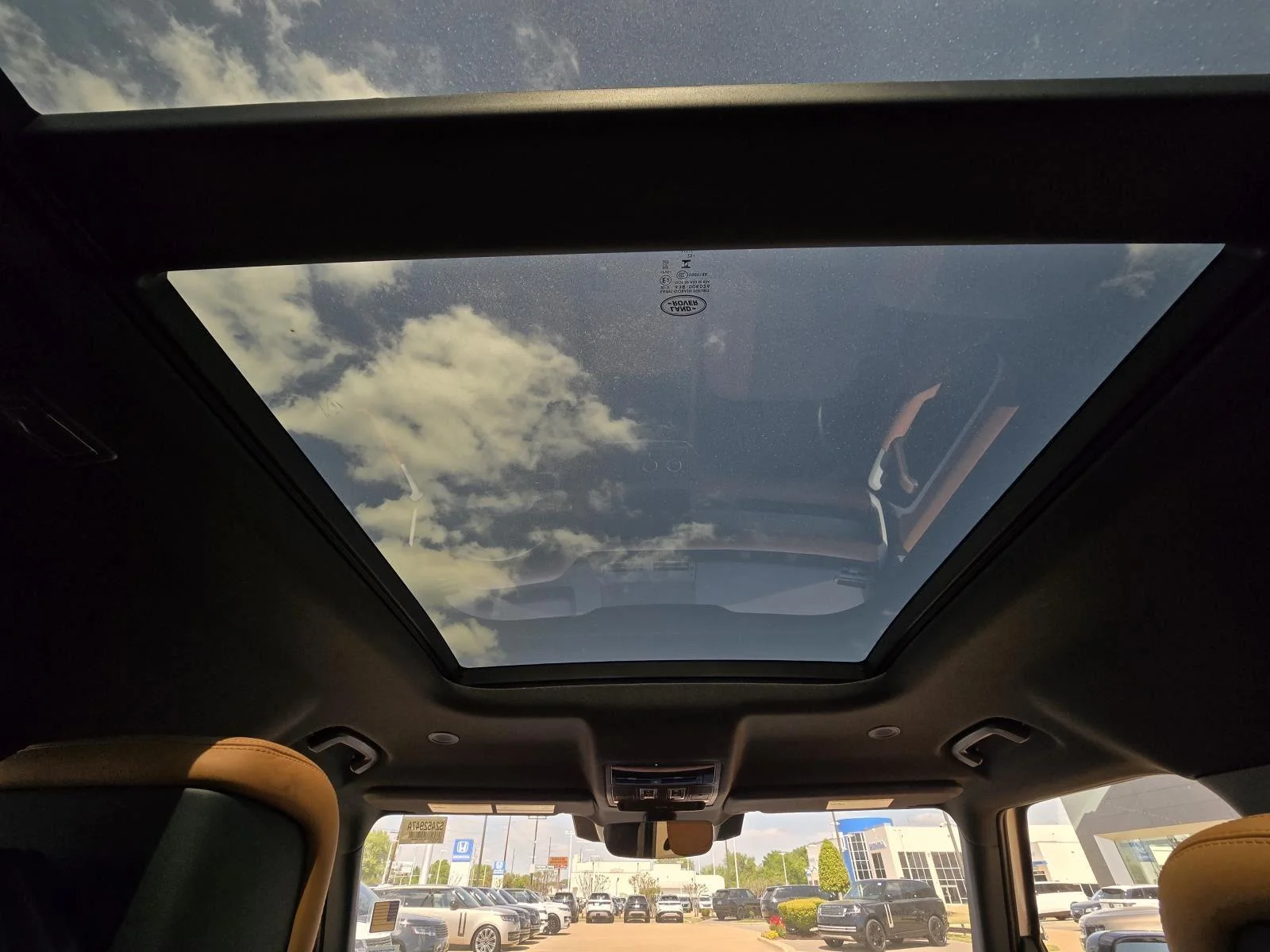 Certified Used 2024 Fuji White Land Rover SE image 42