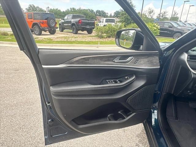 New 2026 Fathom Blue Pearl-Coat Exterior Paint Jeep Limited image 20