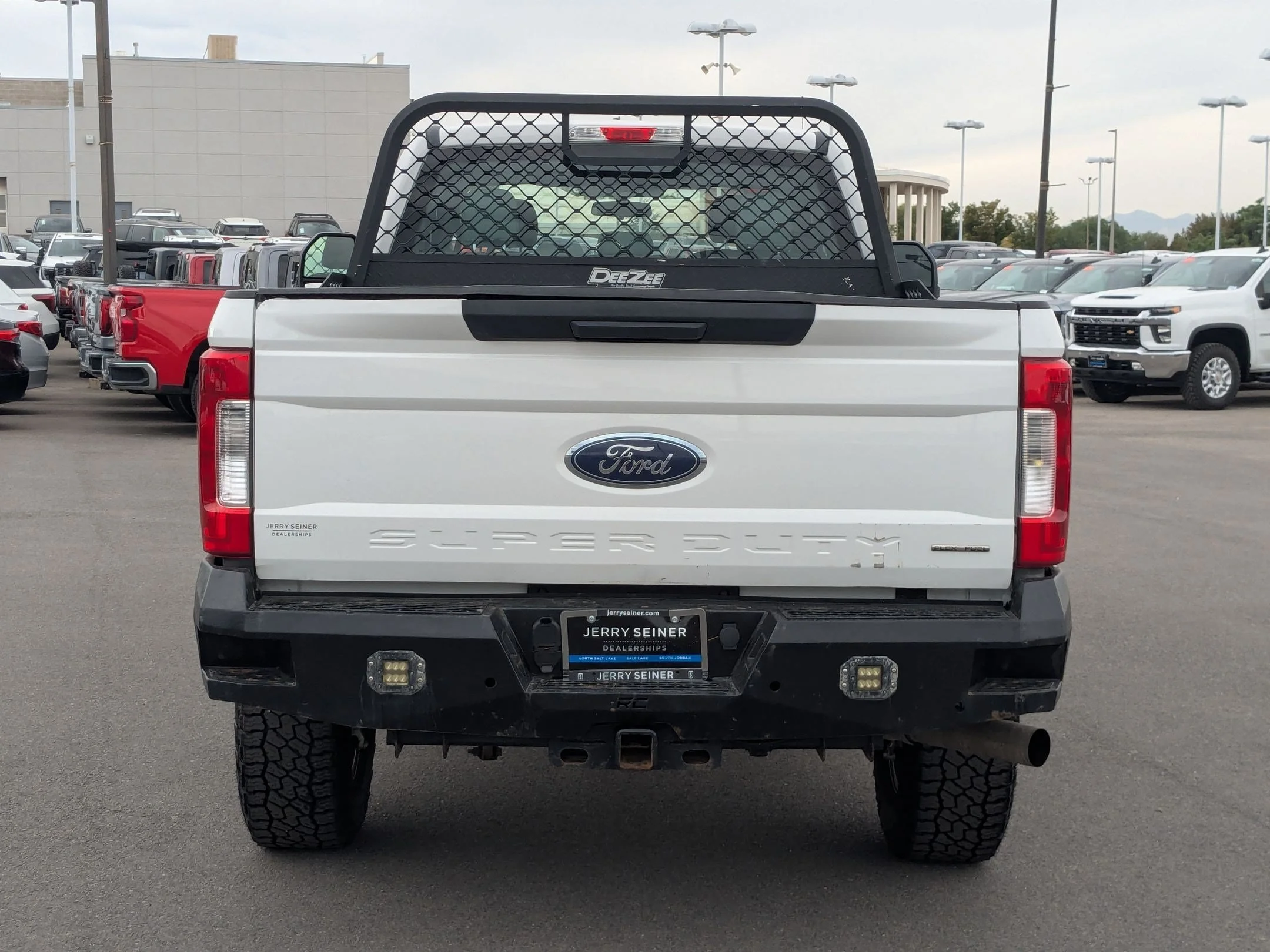 Used 2017 Oxford White Ford XL image 4