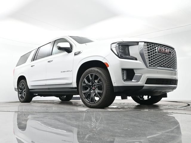 Used 2023 WHITE FROST TRICOAT GMC Denali image 9