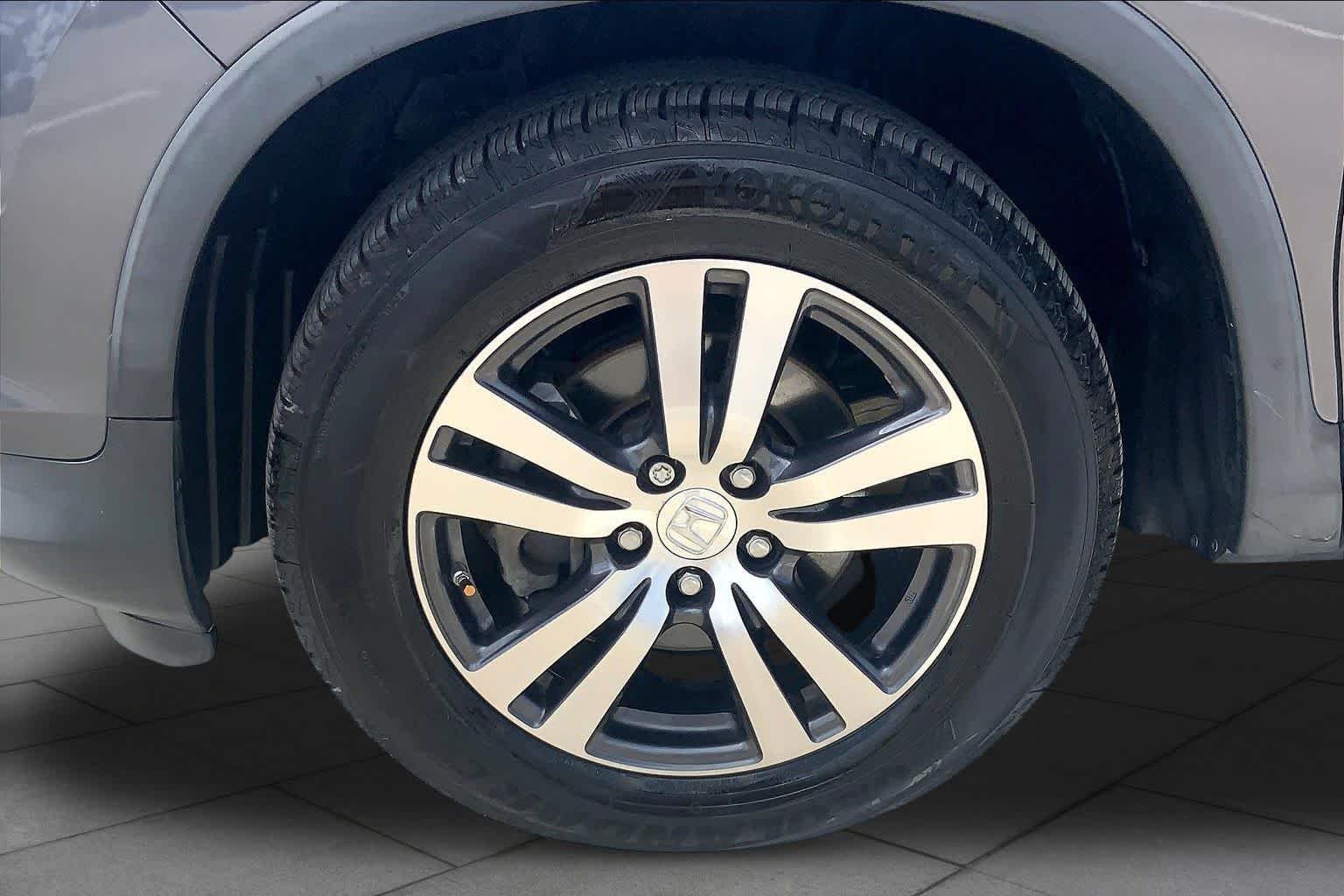 Used 2018 Modern Steel Metallic Honda EX image 11