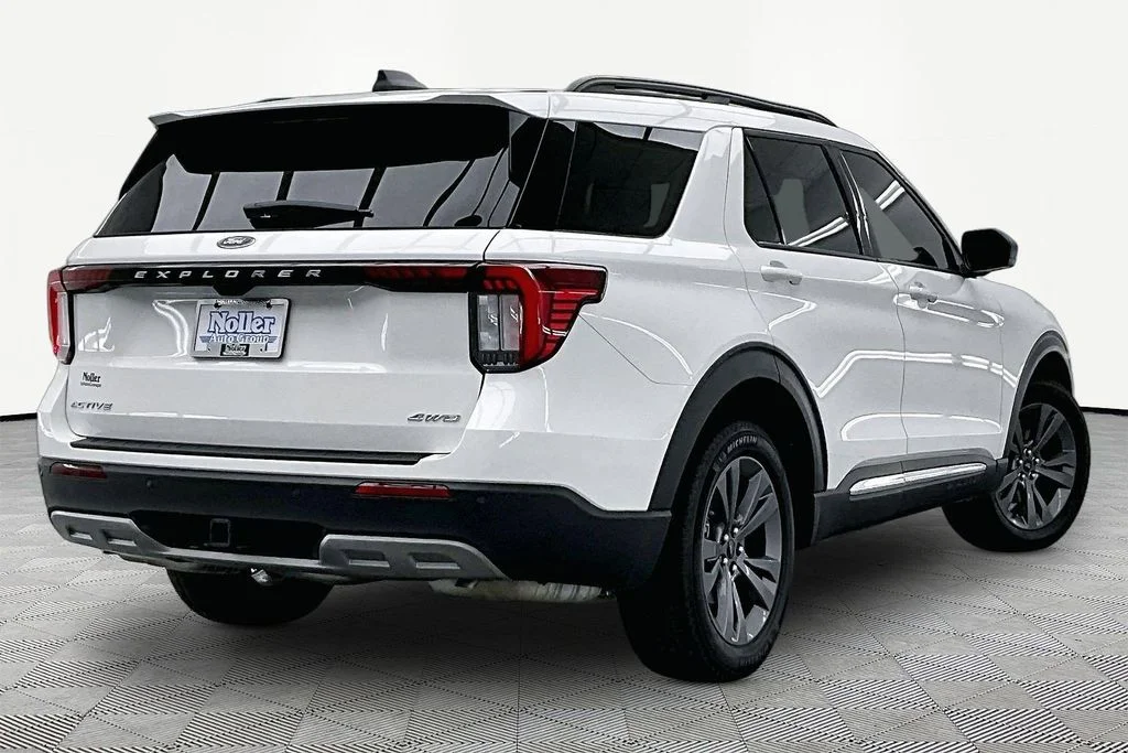 Used 2025 Ford Explorer Active with VIN 1FMUK8DH8SGB48574 for sale in Kansas City