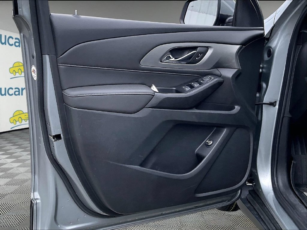 Used 2023 Gray Chevrolet LT image 9