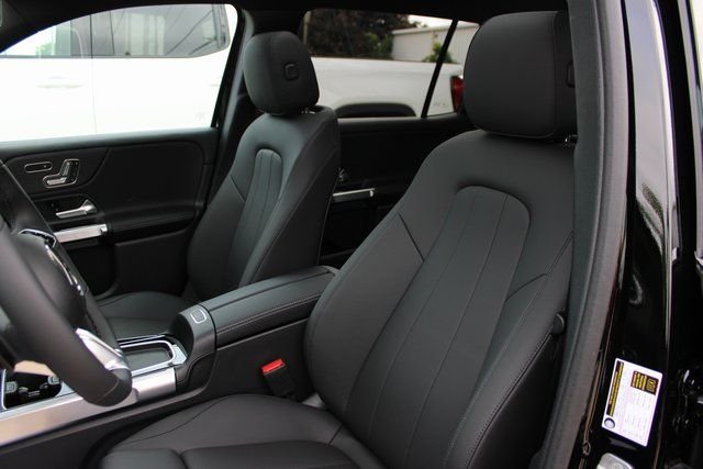 2025 Mercedes-Benz GLB Base - Photo 29