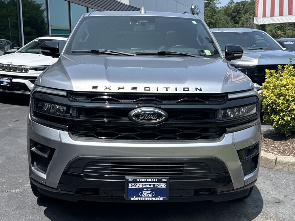 Used 2022 Silver Ford Limited image 2