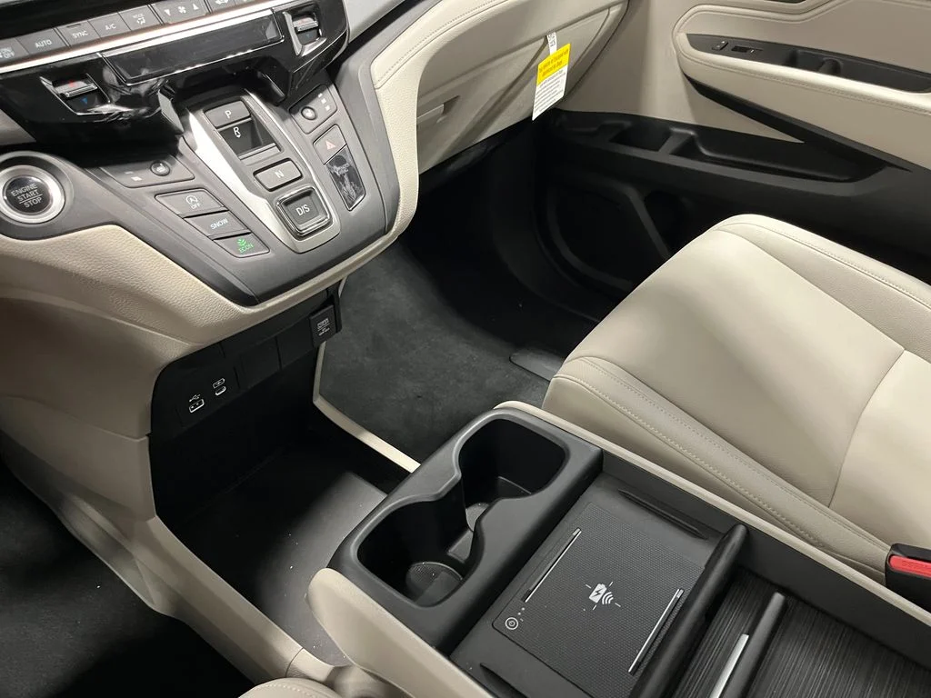 New 2026 Solar Silver Metallic Honda EX image 22