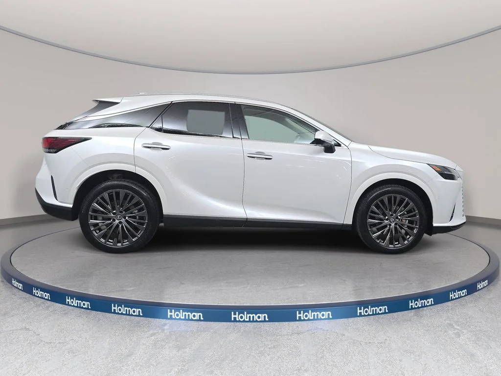 New 2026 Eminent White Pearl Lexus LUXURY image 4