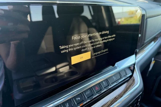 New 2026 Summit White GMC SLE image 24