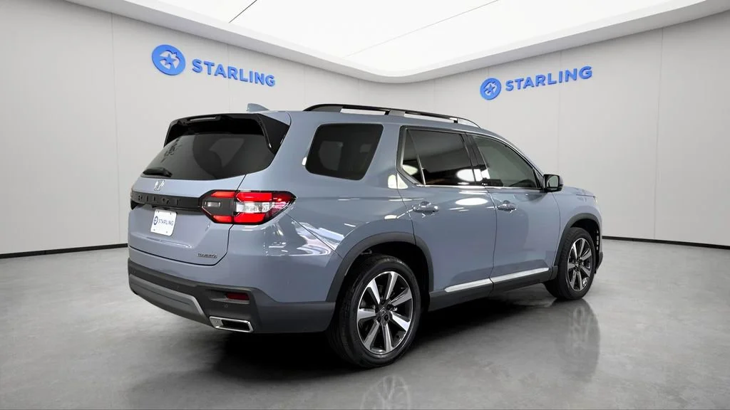 Used 2025 Gray Honda Touring image 9