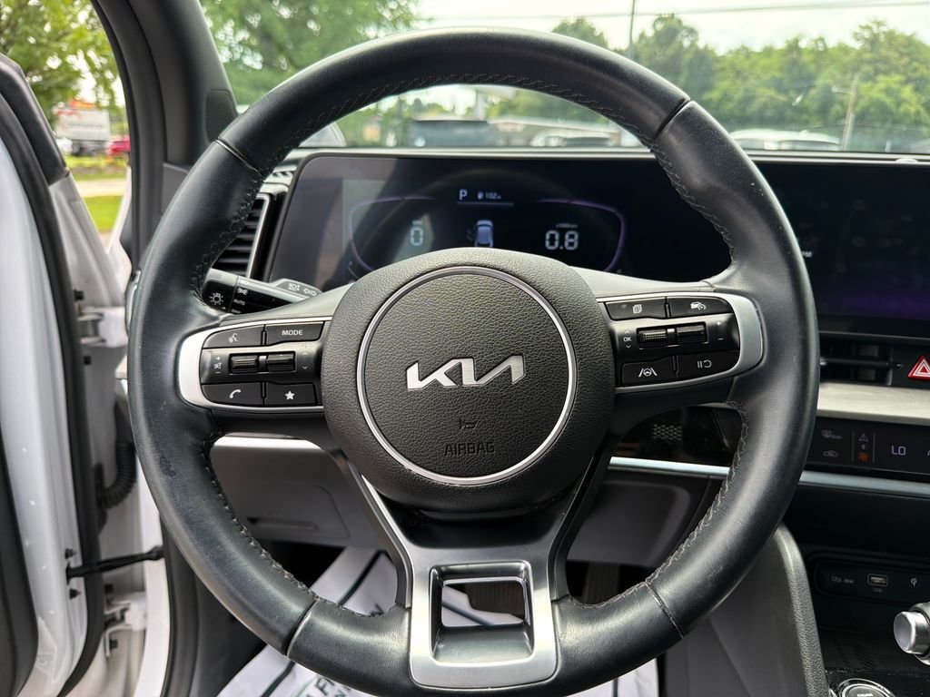 Used 2024 White Kia X-Line image 17