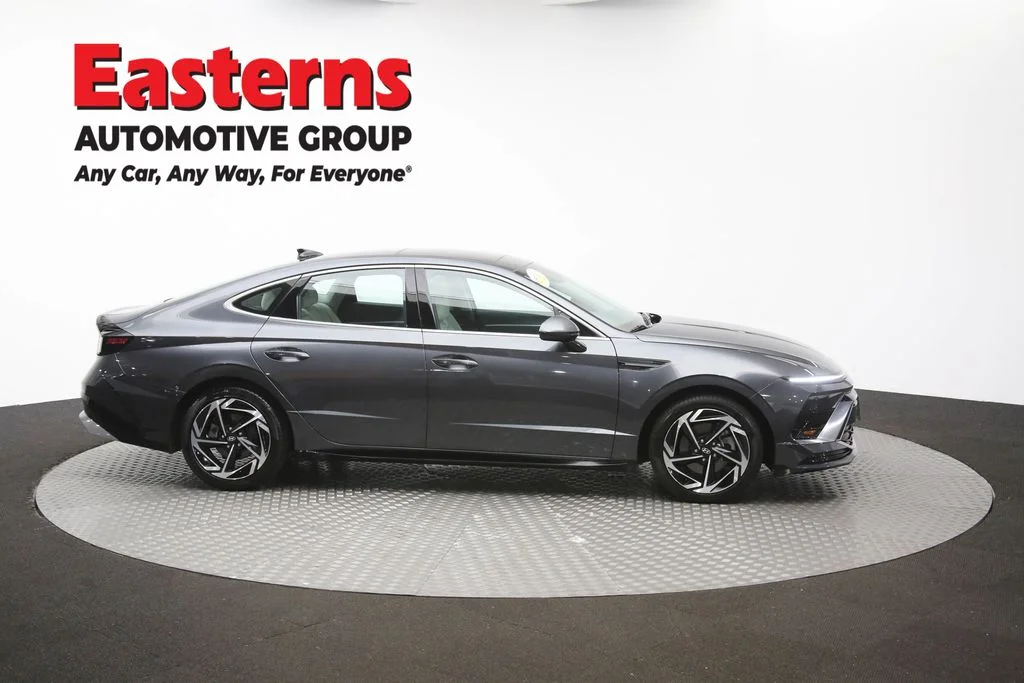 Used 2024 Gray Hyundai SEL image 47