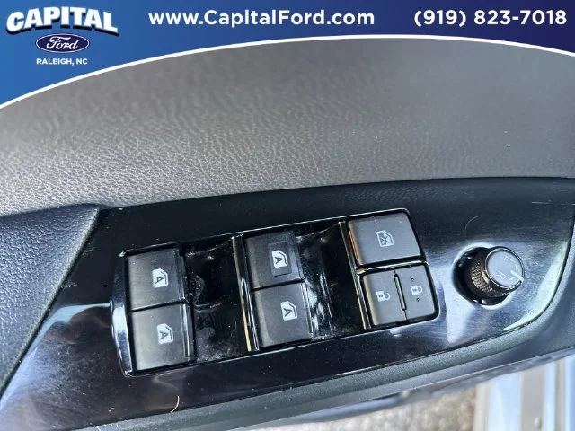 Used 2018 Silver Toyota Two image 21