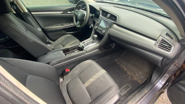 Used 2018 Gray Honda LX image 9