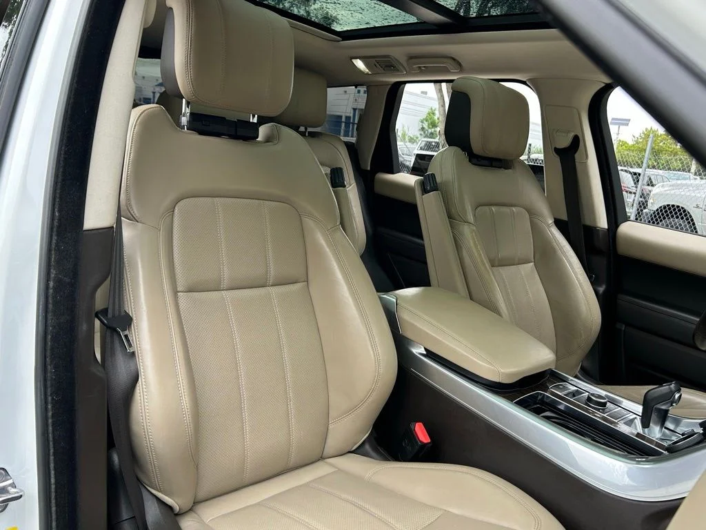 Used 2021 White Land Rover HSE Silver Edition image 44