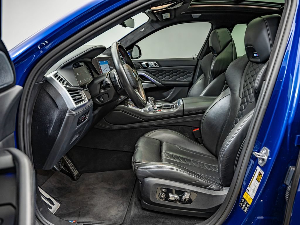 Used 2020 Marina Bay Blue Metallic BMW Competition image 35