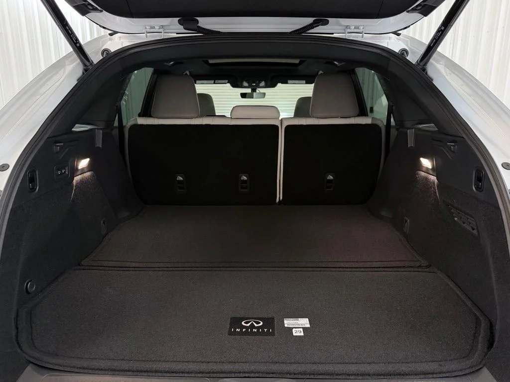 New 2027 RADIANT WHITE INFINITI Luxe AWD image 36