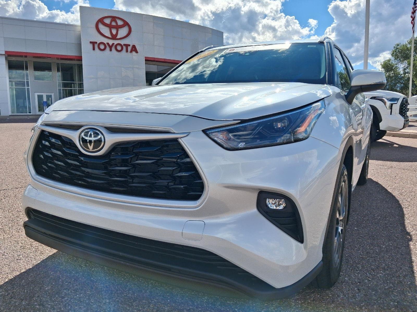 Certified Used 2026 Wind Chill Pearl Toyota XLE image 12