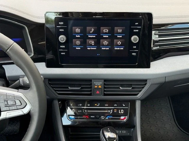 2025 Volkswagen Jetta SE - Photo 18