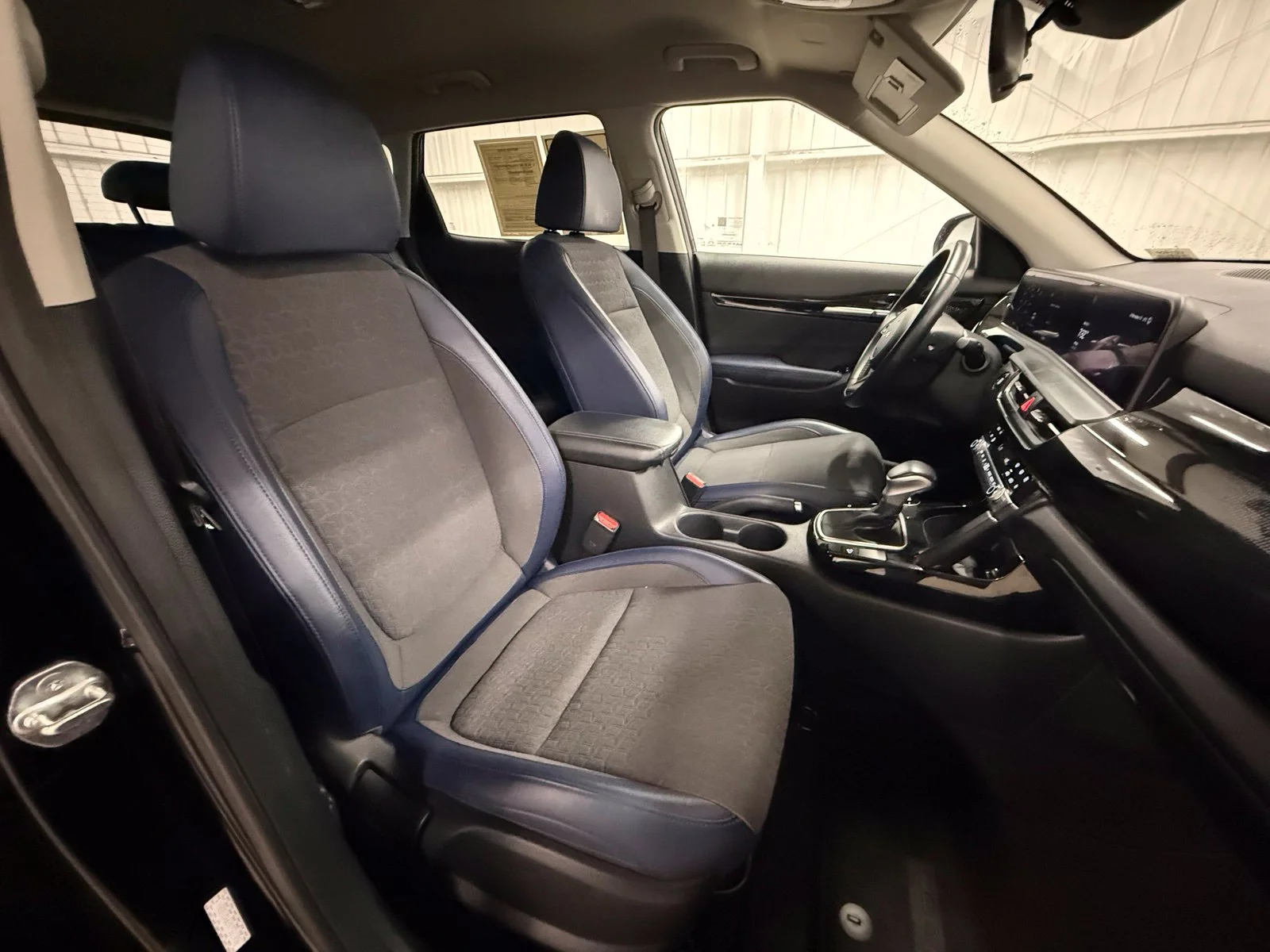 Used 2024 Black Kia S image 25