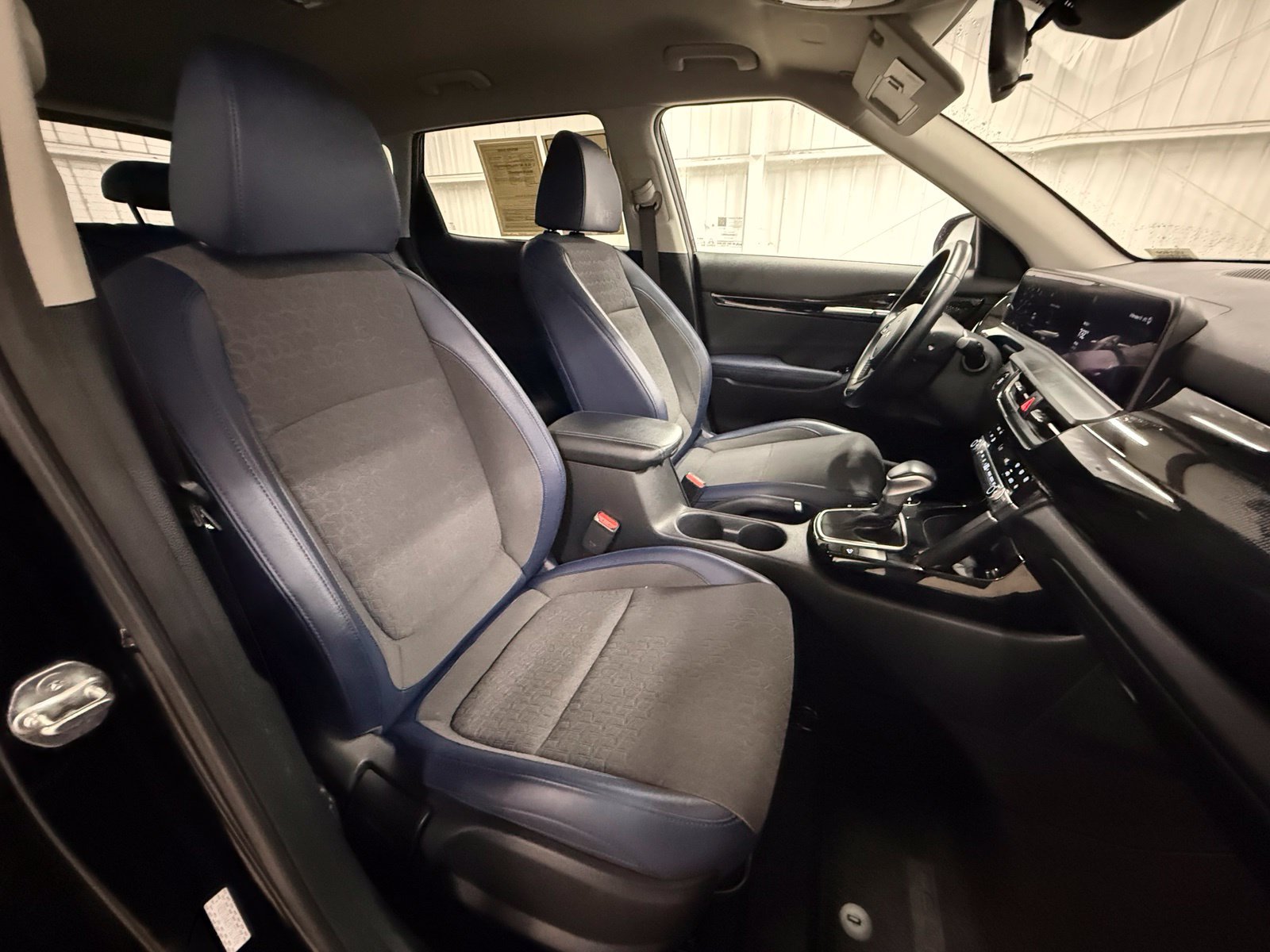 Used 2024 Black Kia S image 25