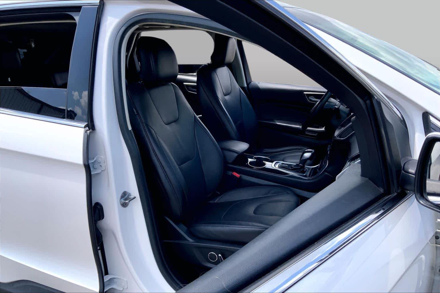 Used 2016 White Platinum Metallic Tri-Coat Ford Titanium image 9