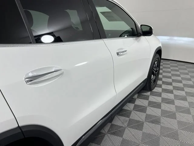 New 2026 Polar White Mercedes-Benz GLA 250 image 52