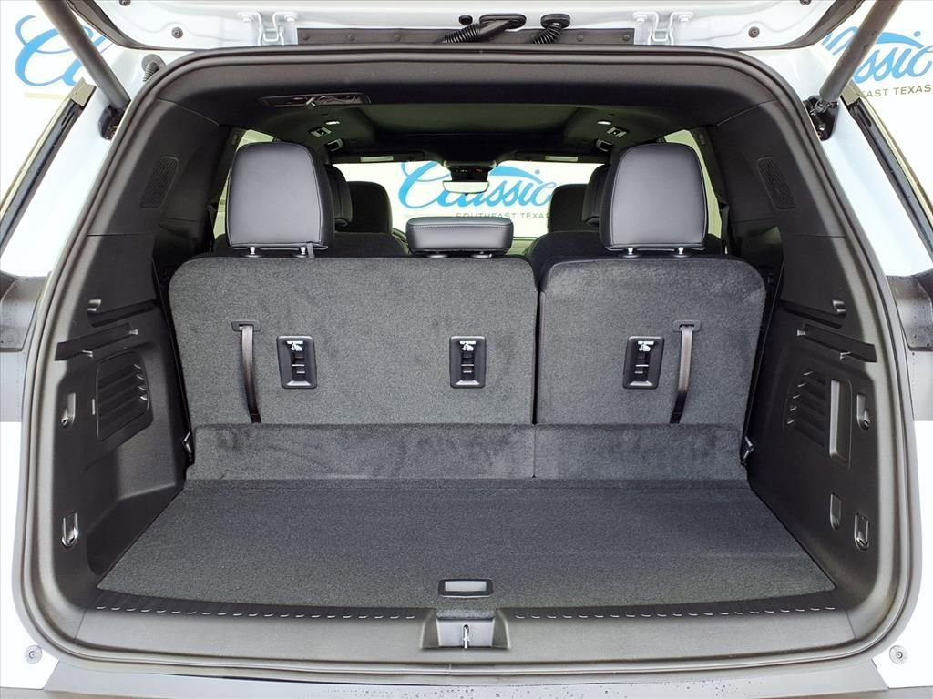 2026 GMC Acadia AT4 - Photo 19