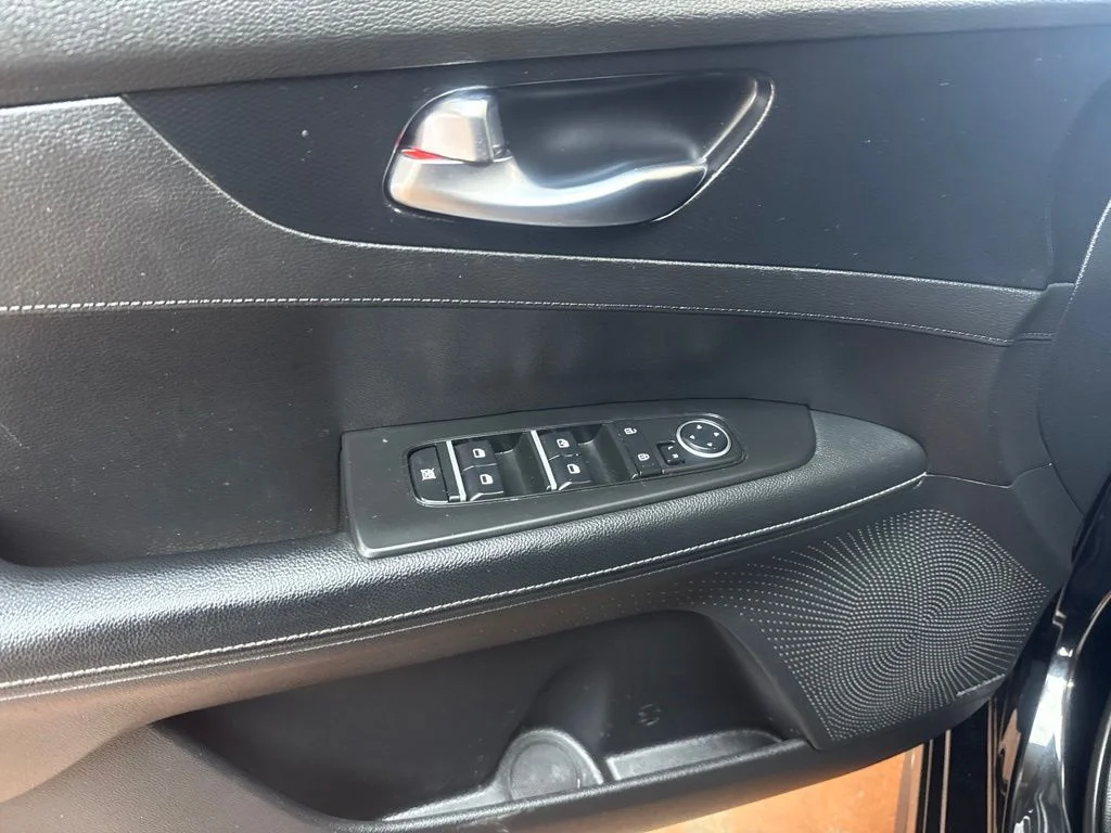 Used 2022 Black Kia GT-Line image 21