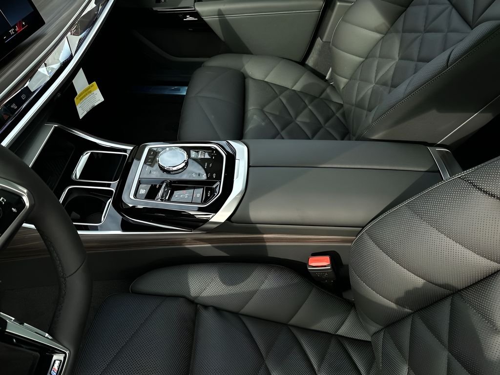 2026 BMW 7 Series 740i - Photo 25