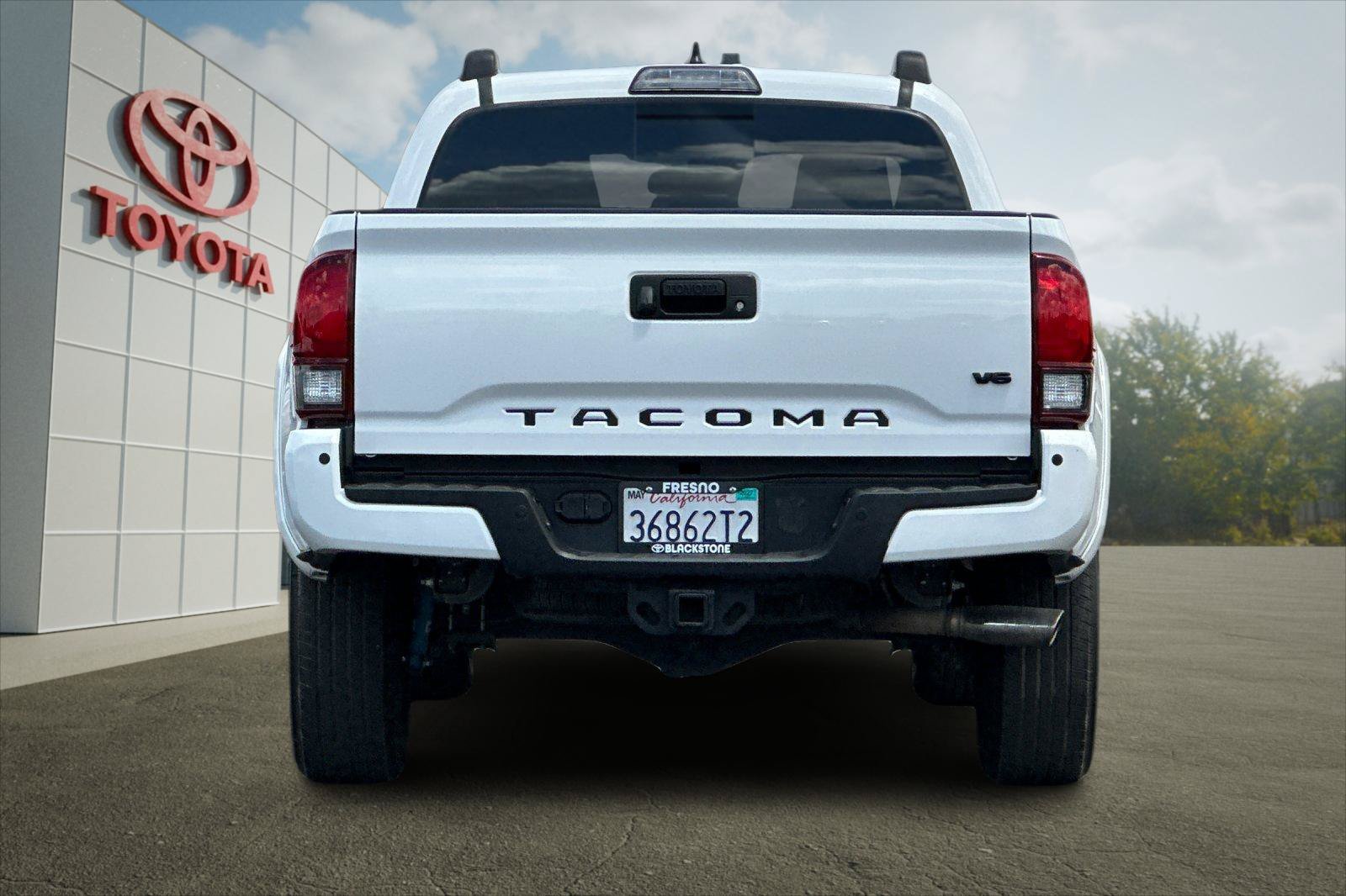Certified Used 2019 Super White Toyota SR5 image 4