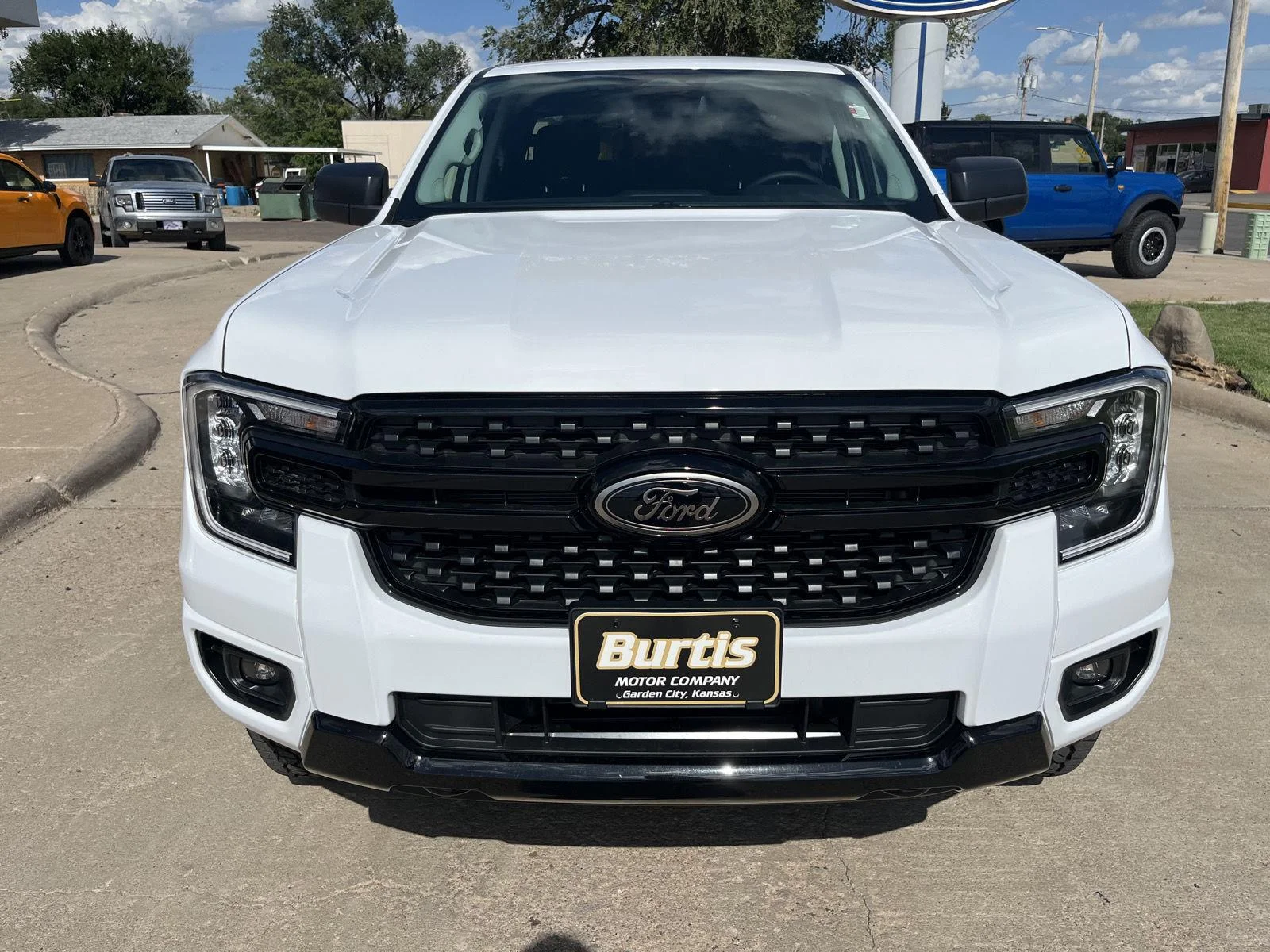 New 2026 Oxford White Ford XLT image 3