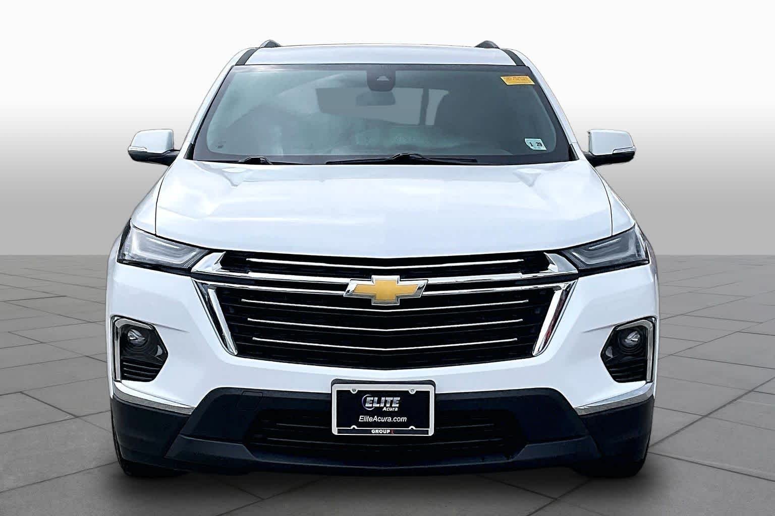Used 2023 Summit White Chevrolet LT Cloth image 4
