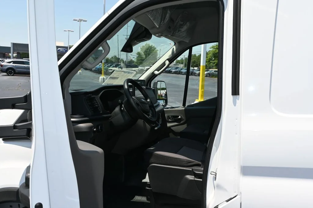 New 2026 Oxford White Ford Cargo Van image 9