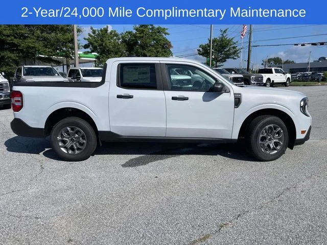 New 2026 White Ford XLT image 2
