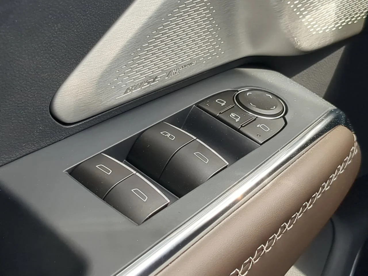 2026 GMC Acadia Denali Ultimate - Photo 24
