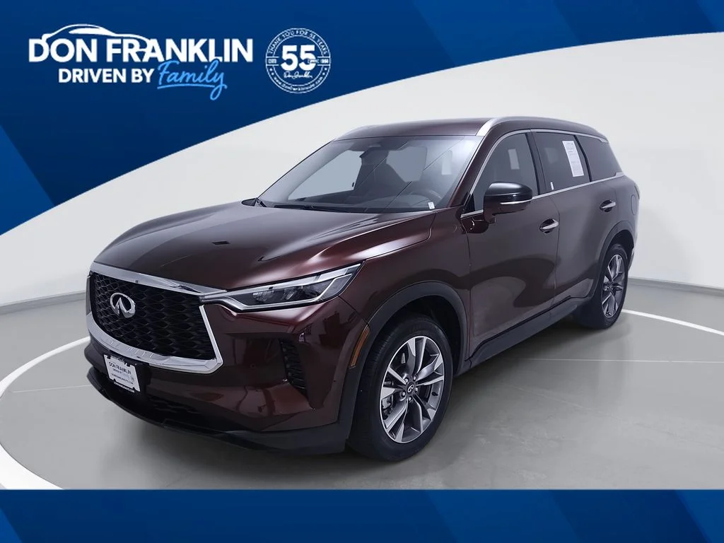 Used 2024 Red INFINITI LUXE image 1