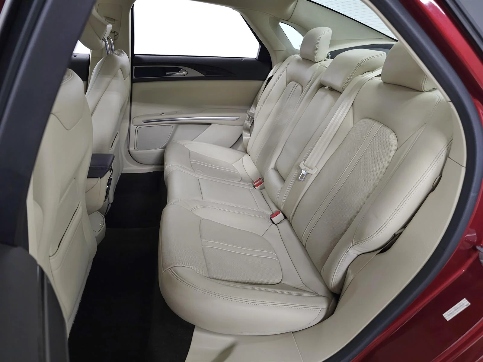 Used 2015 Red Lincoln  image 29