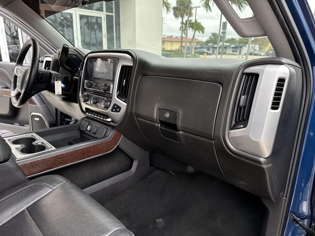 Used 2018 Blue Metallic GMC SLT image 32