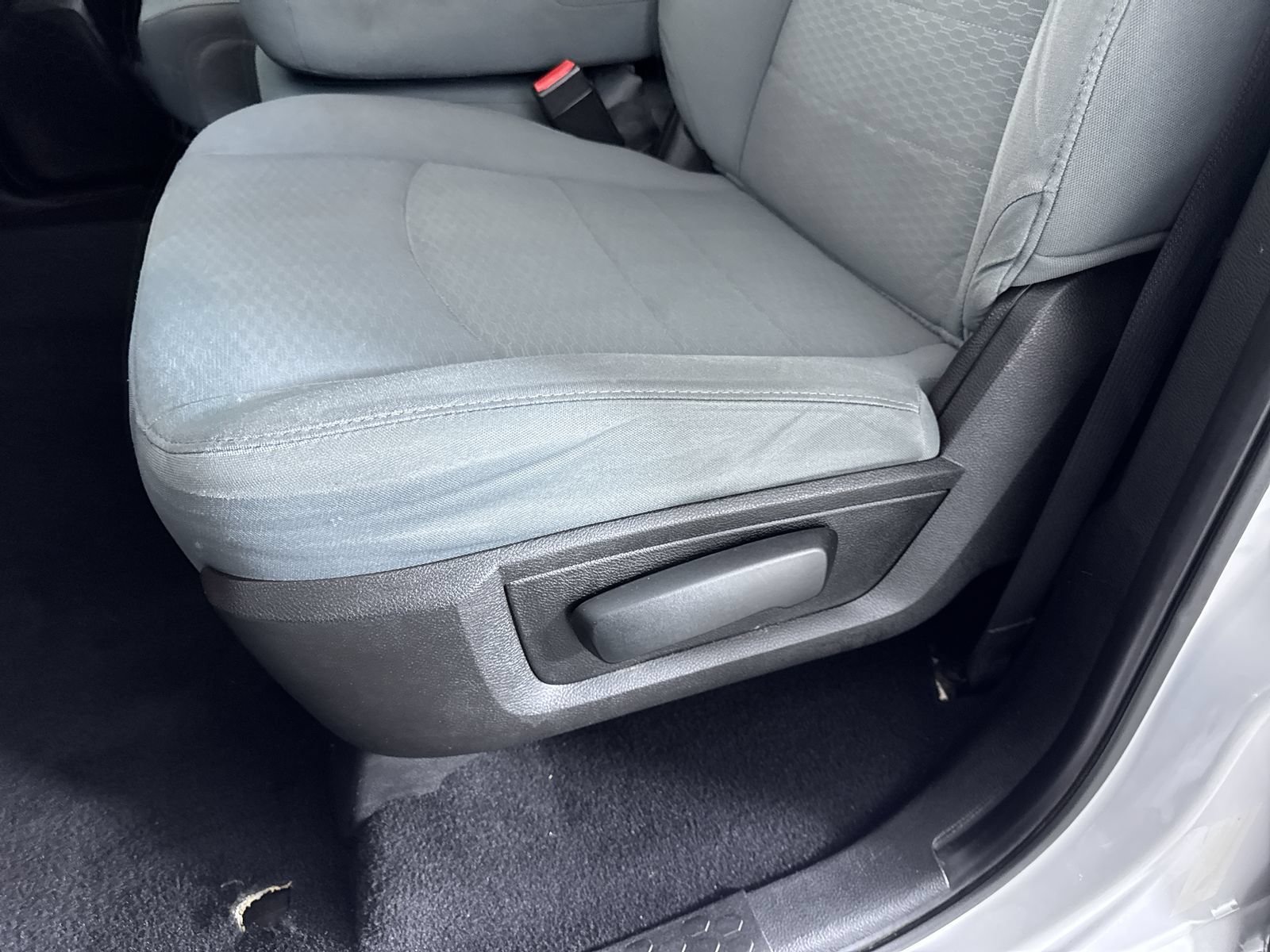 Used 2019 Bright White Clearcoat Ram SLT image 13