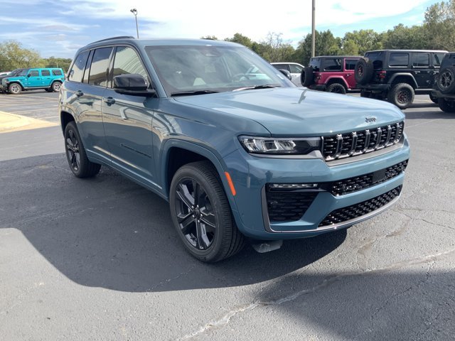 New 2027 Steel Blue Paint Jeep Limited Reserve image 12