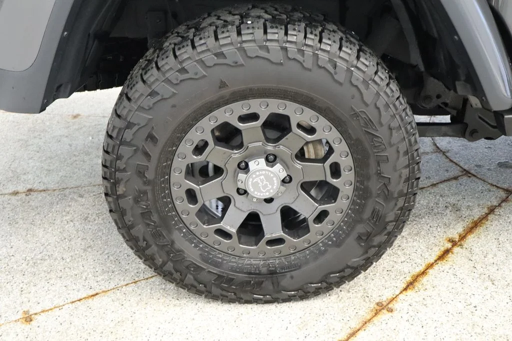 Used 2023 Gray Jeep Rubicon image 16