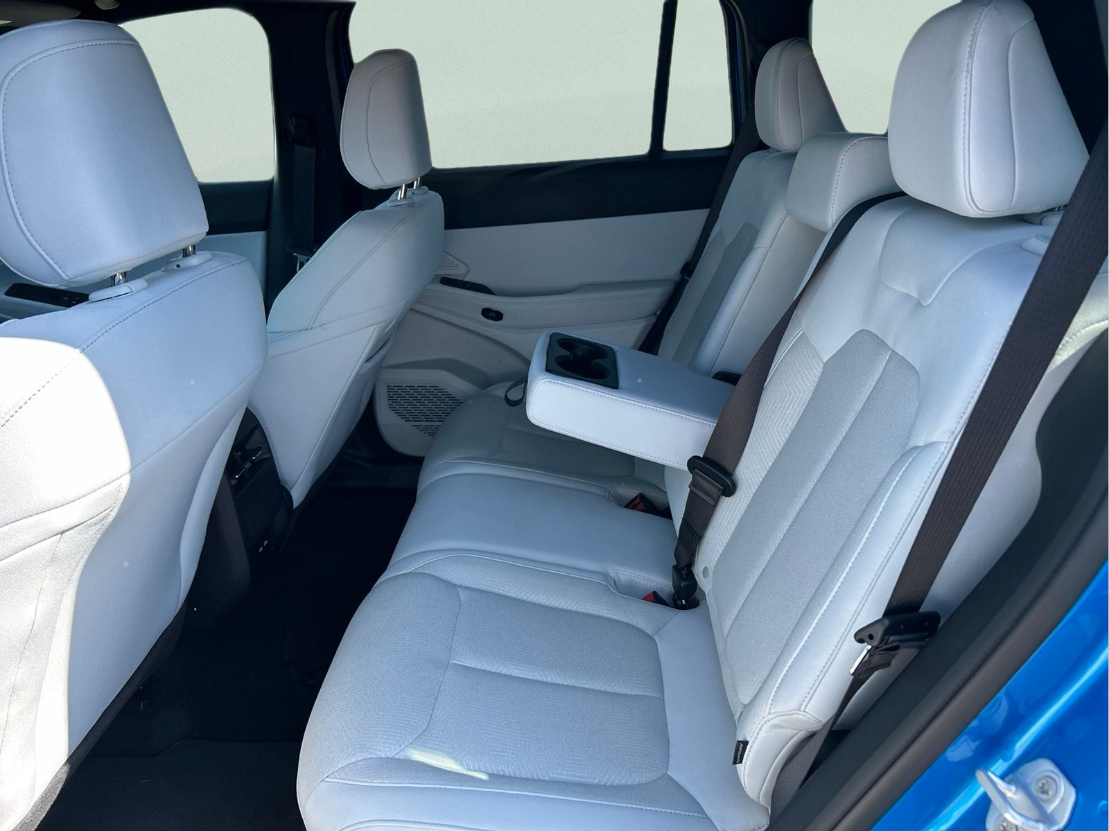 Used 2026 Blue Jeep Laredo image 10