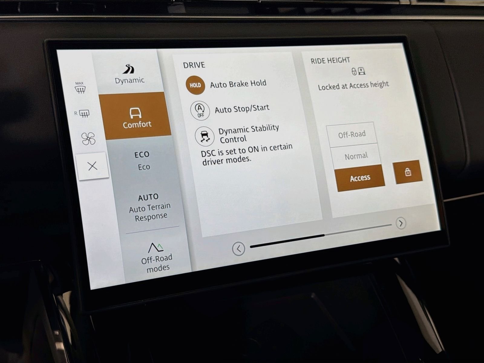 New 2026 Fuji White Land Rover Dynamic SE image 19