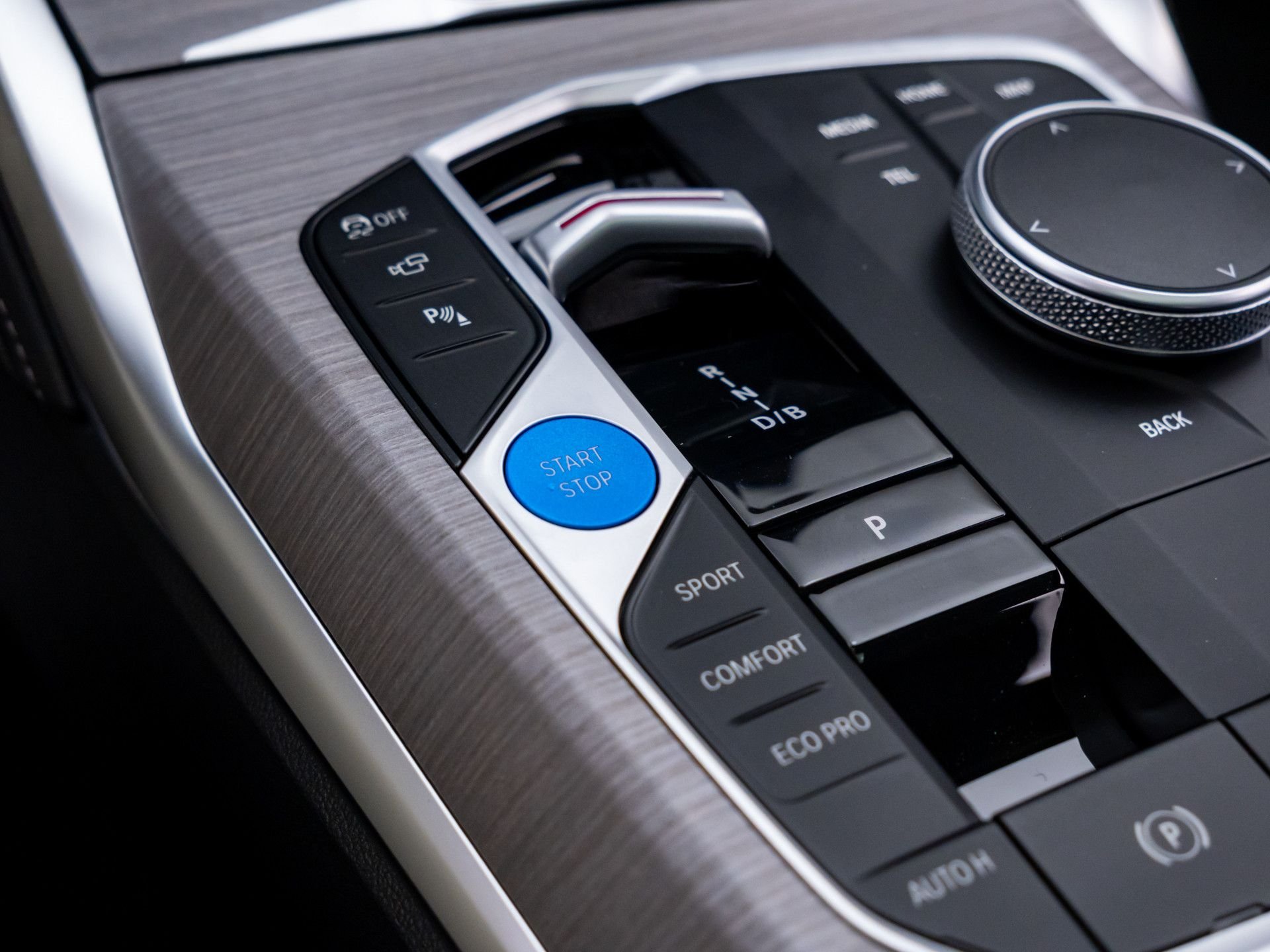 New 2026 Alpine White BMW xDrive40 image 22