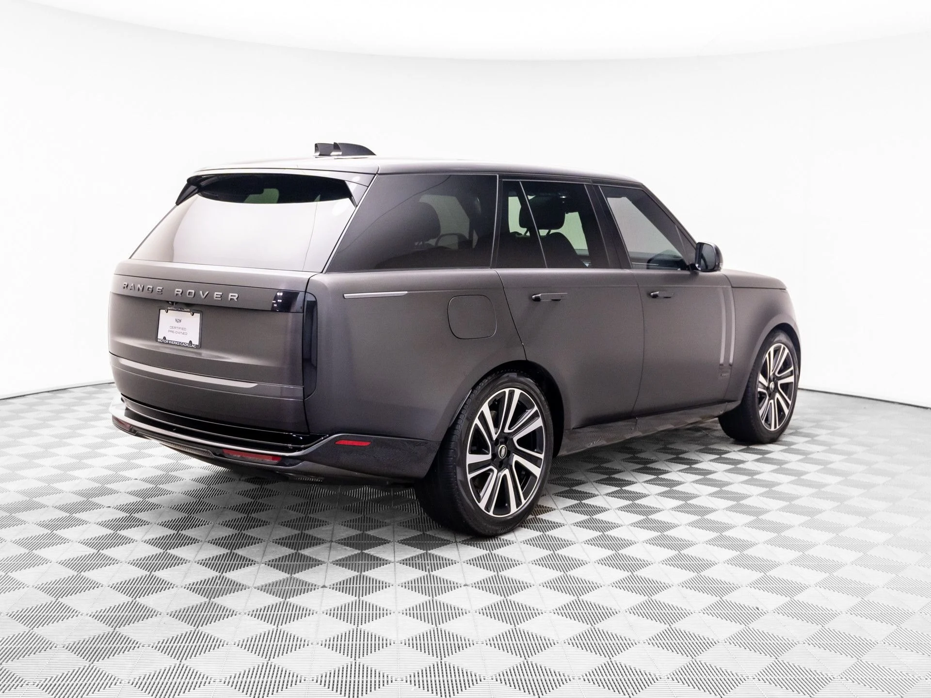 Used 2023  Land Rover Autobiography image 5