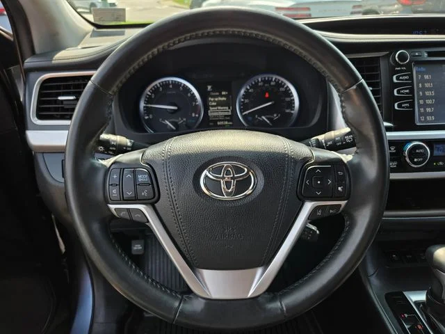 Used 2019 Blue Toyota XLE image 32
