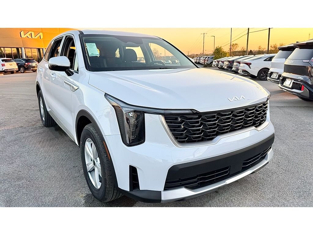 New 2026 Glacial White Pearl Kia LX image 2