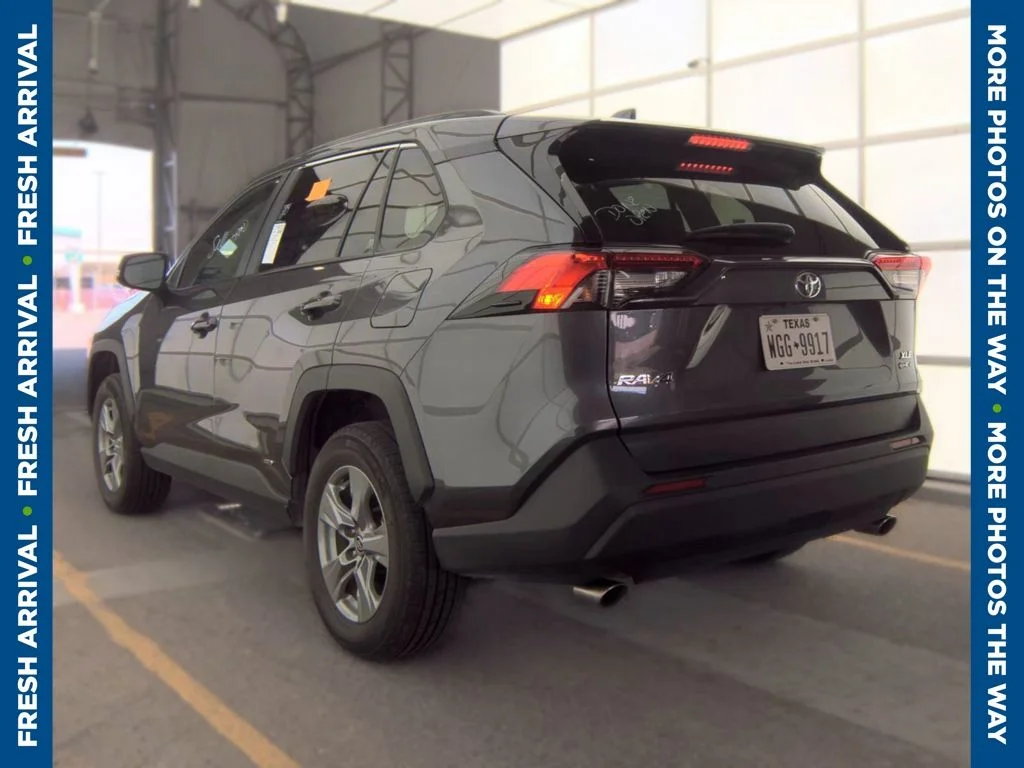 Used 2025 Gray Toyota XLE image 4